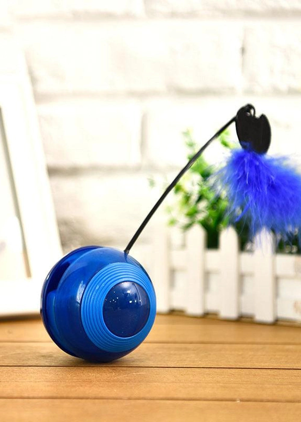 Interactive Feathered Cat Toy for Engagement
