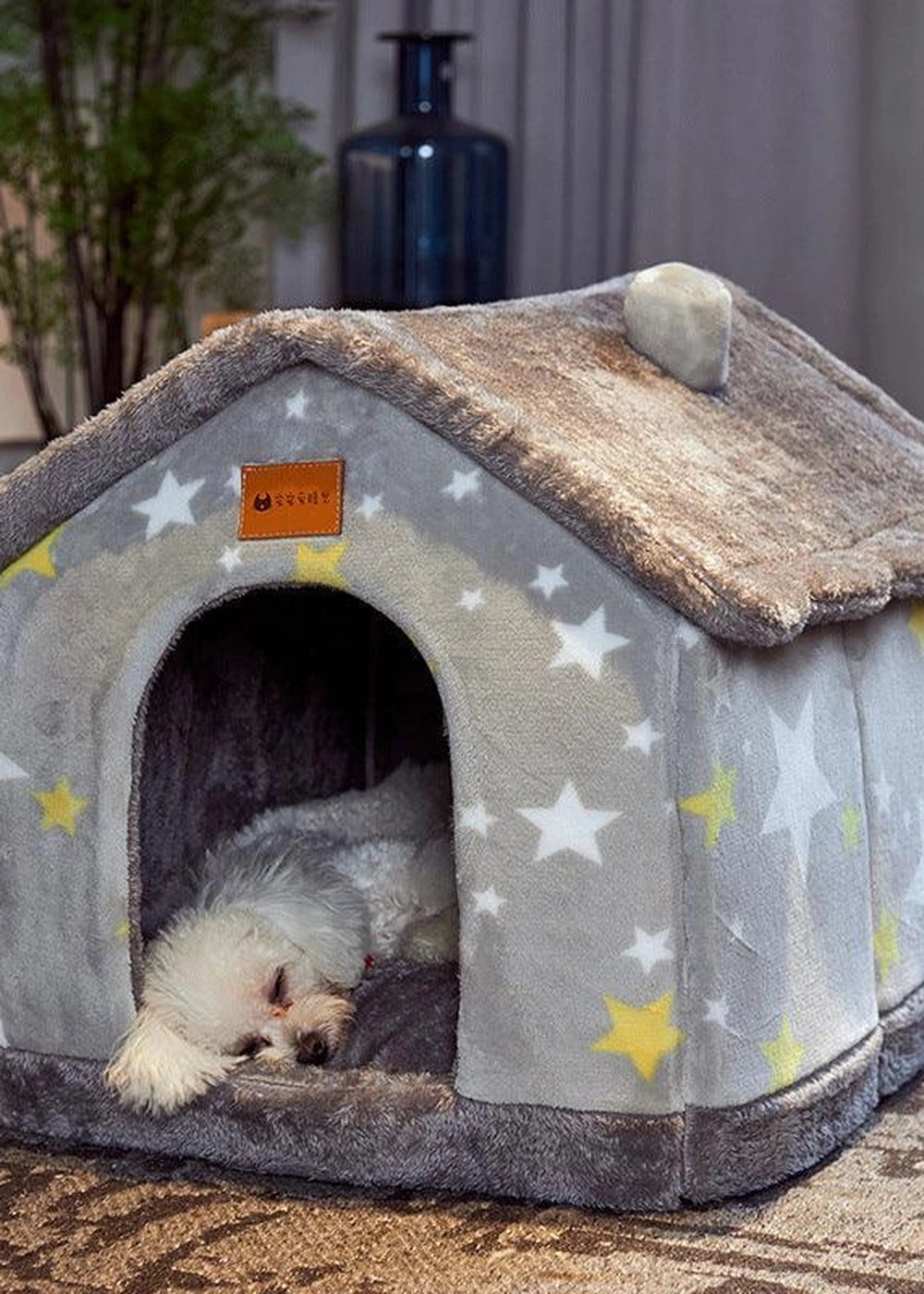 Fleece-lined foldable pet house, cozy and warm for winter sleep.