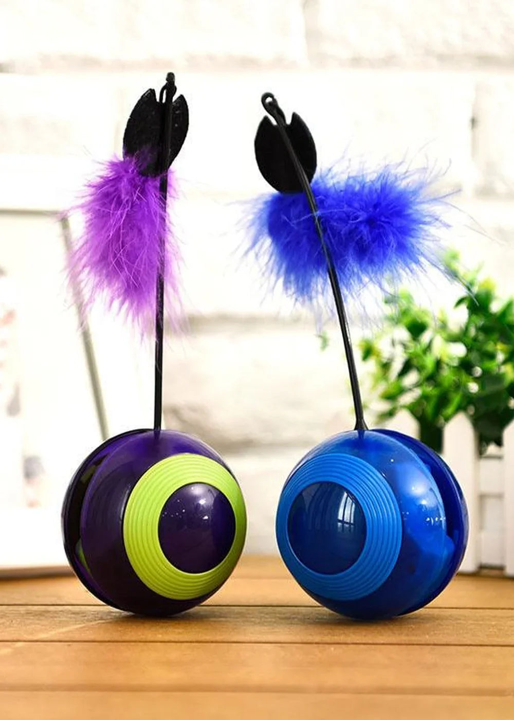 Interactive Feathered Cat Toy for Engagement