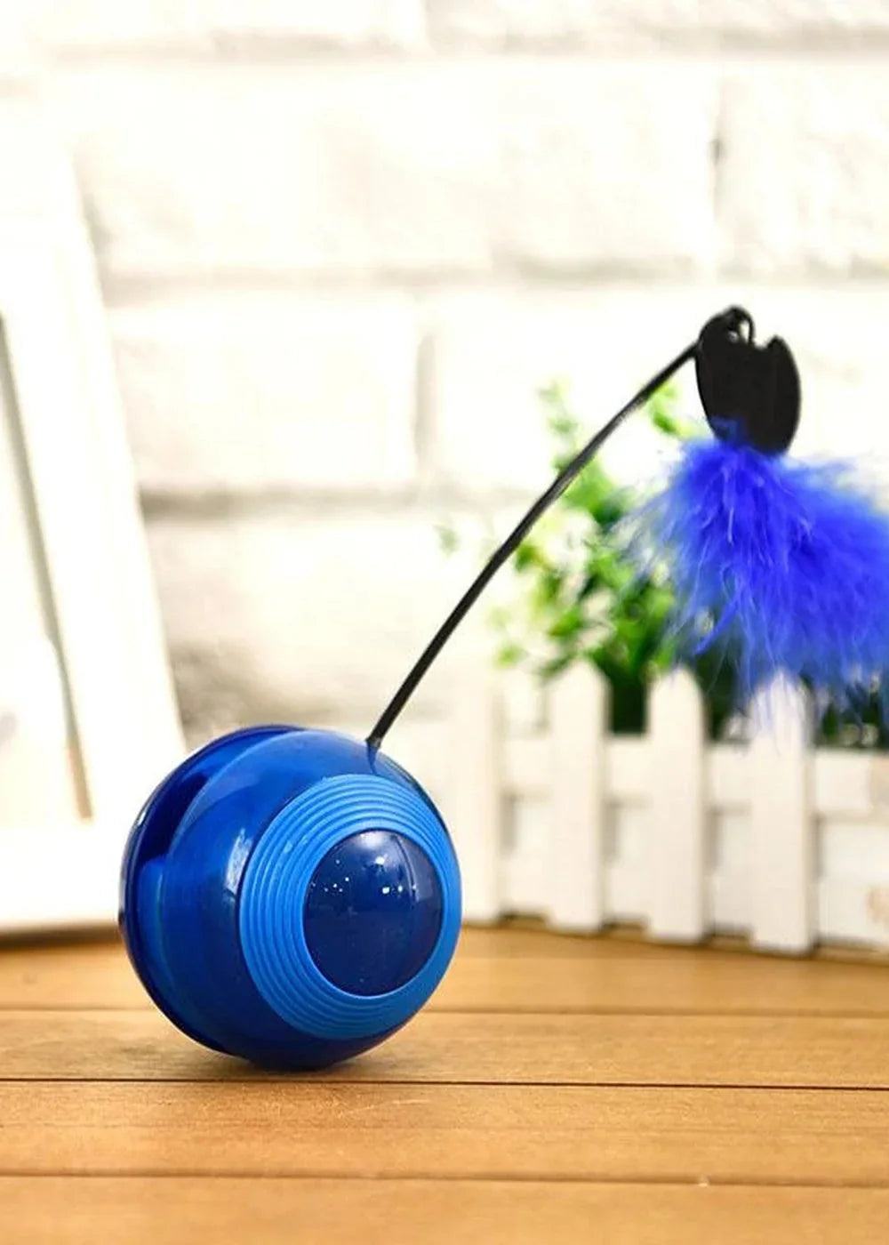 Interactive Feathered Cat Toy for Engagement