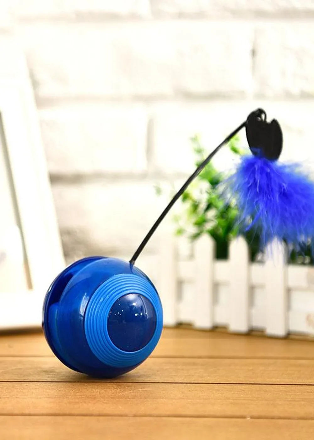 Interactive Feathered Cat Toy for Engagement