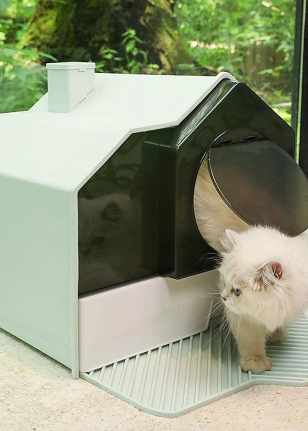 Enclosed Odor-Free Cat Litter Box
